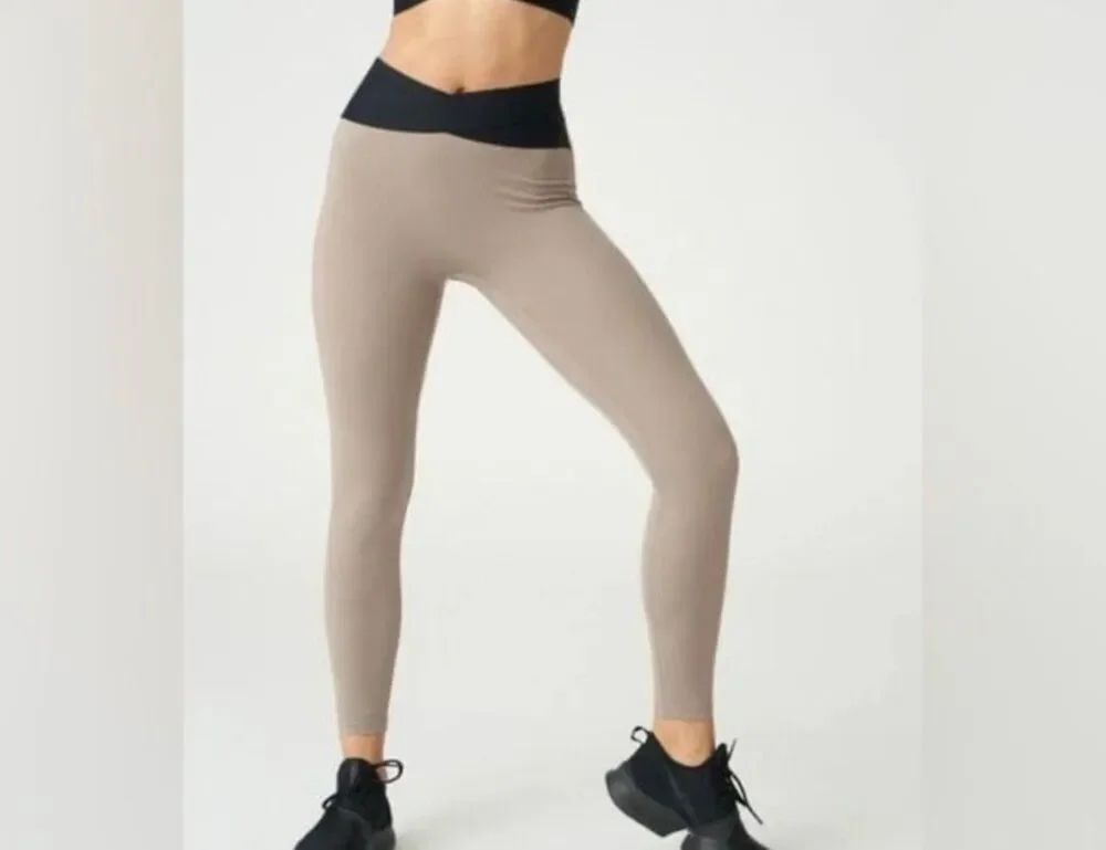 Le Ore Bandier warm stone black Corso crossover women’s leggings M